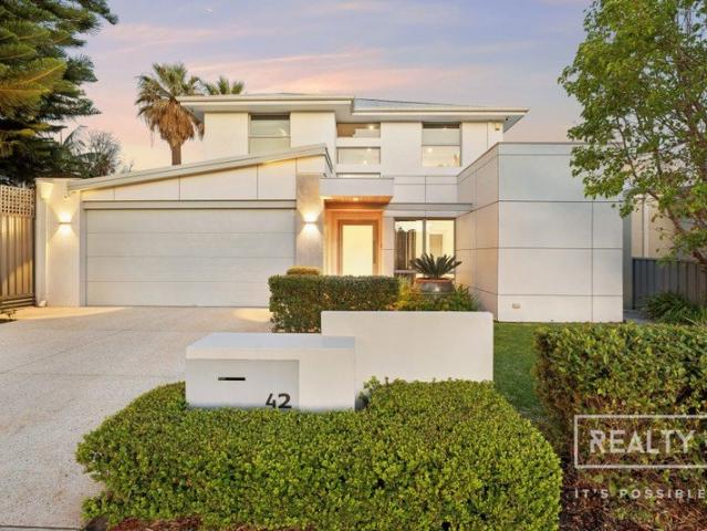 Architectural Splendour in a Parkside Sanctuary