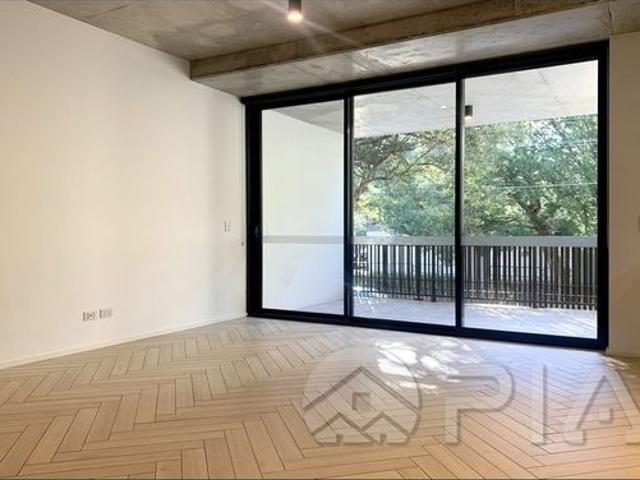 Architectural Splendor Spacious One Bedroom Unit Now for Lease