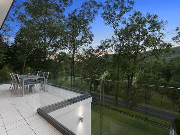 Architectural Tranquillity in the Heart of the Valley