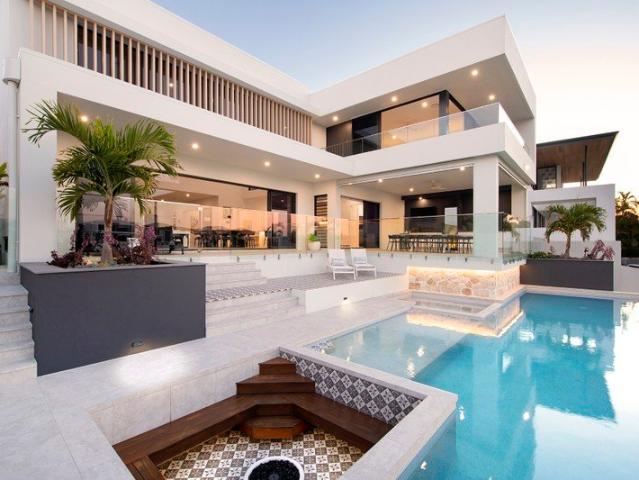 Architectural Waterfront Excellence with Iconic Main River Views