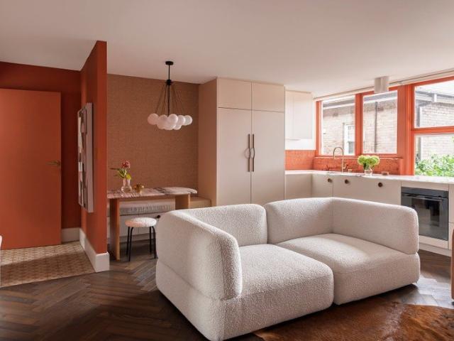 Architecturally Crafted Apartment in a Tightly Held Owner Occupied Complex