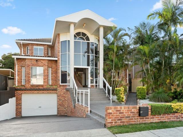 Architecturally Crafted Full Brick Family Haven on Expansive 714SQM Parcel