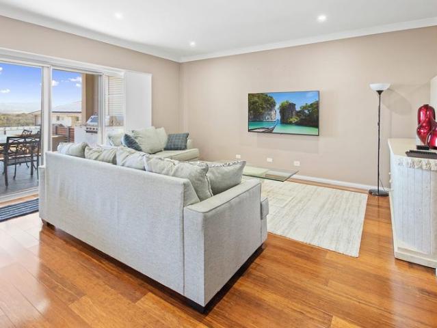 Architecturally Designed Coastal Luxury – Fully Furnished
