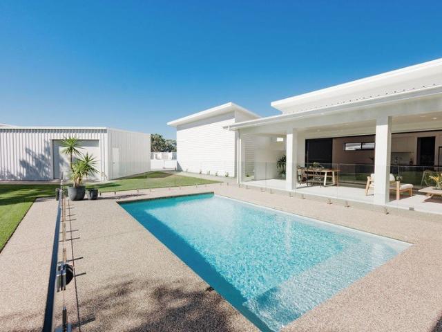 Architecturally Designed Coastal Luxury on 1,428m²