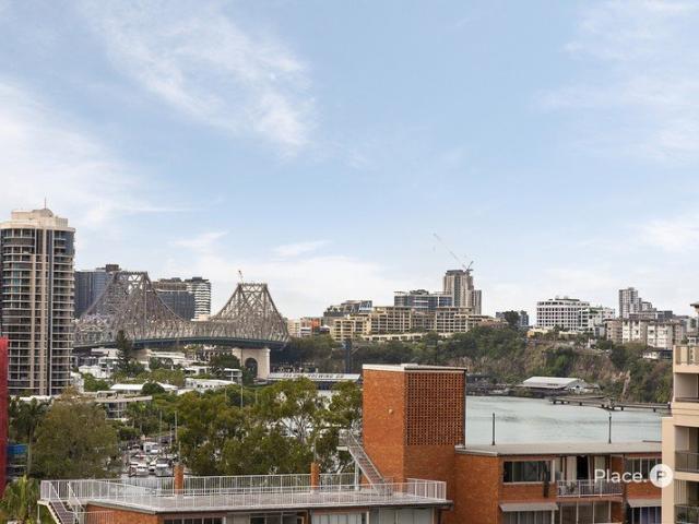 Architecturally designed apartment with beautiful city views
