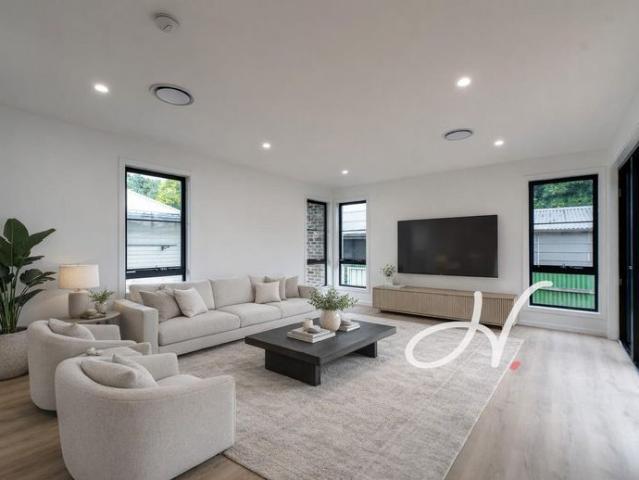ARCHITECTURALLY DESIGNED, BRAND NEW 3 BEDROOM SPLIT LEVEL HOME