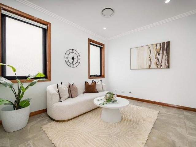 Architecturally Designed Duplex with Elevated District Views