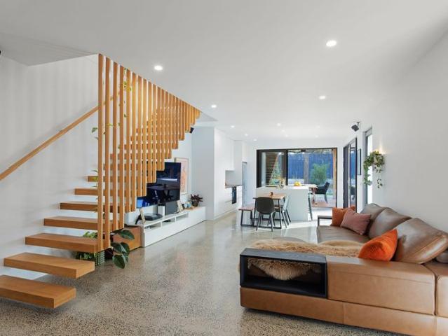 Architecturally Designed Eco Retreat in a Peaceful Seaford Setting