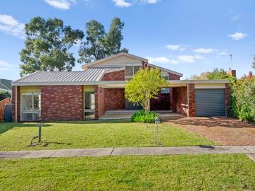 Architecturally Designed Family Excellence in a Premier Benalla Location