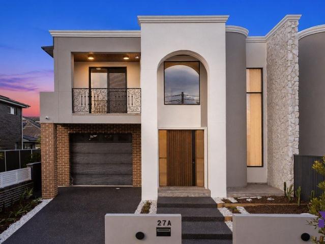 Architecturally designed five bedroom home with in/outdoor entertaining