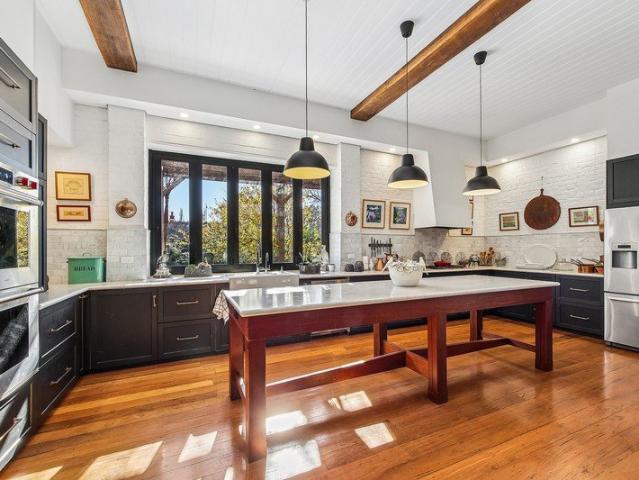 Architecturally Designed Luxury Residence with Exceptional Entertaining Spaces