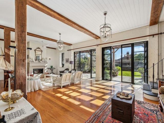 Architecturally Designed Luxury Residence with Exceptional Entertaining Spaces