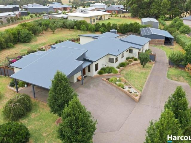 Architecturally Designed home with a Private Guest Suite!