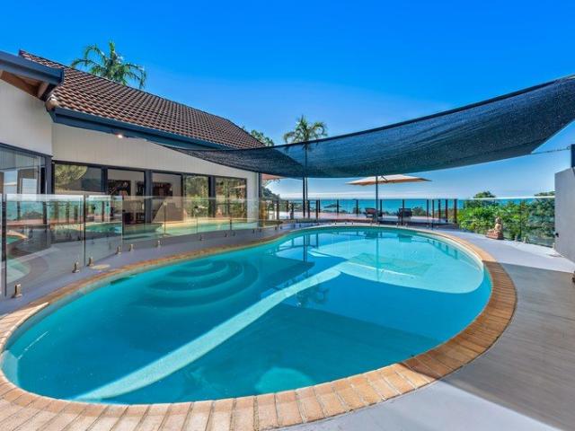 Architecturally Designed Home with Panoramic Coral Sea Views