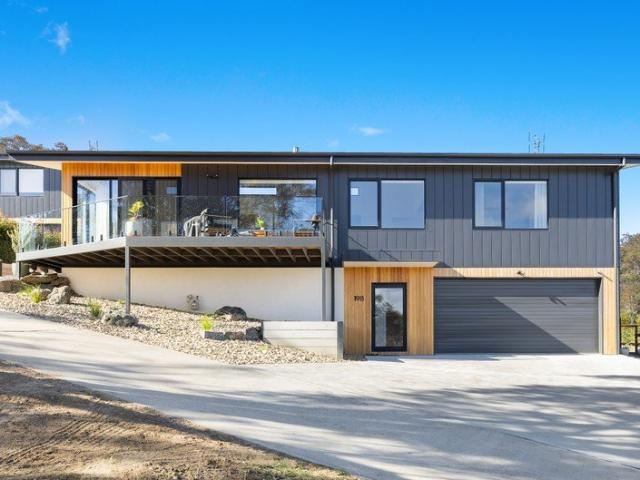 Architecturally Designed Home Located in Tyrolean Village Seconds Away From MTB Trails & Lake Jindabyne
