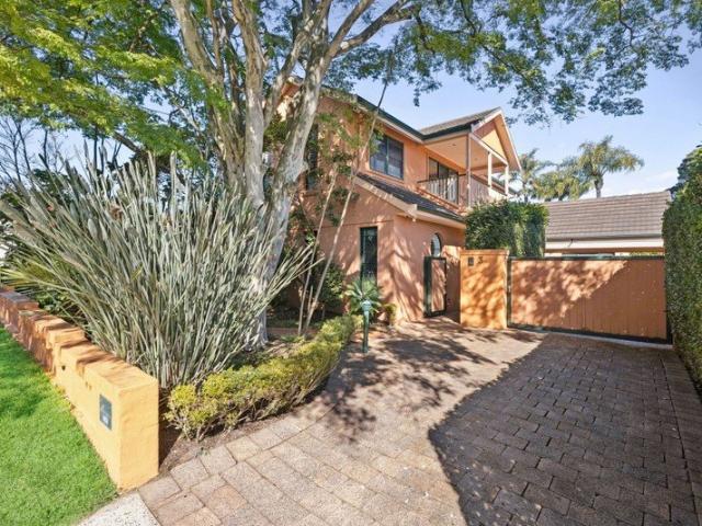 Architecturally Designed Living With Poolside Entertaining