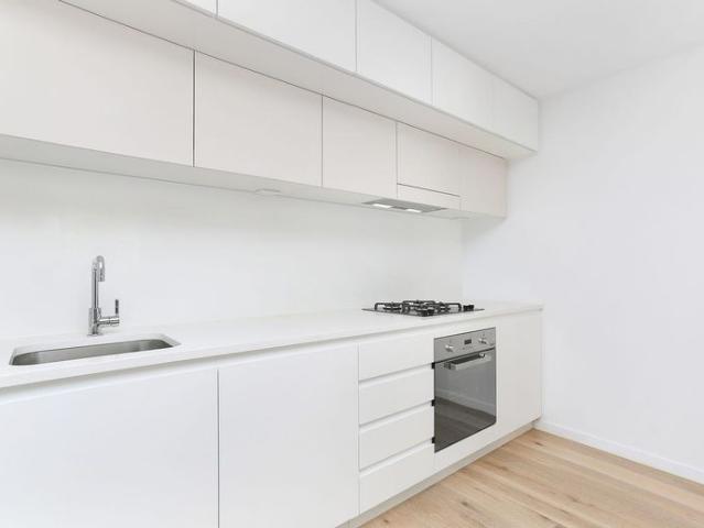 Architecturally designed luxury apartment with a peaceful, leafy outlook, 1 Bedroom With Study