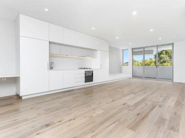 Architecturally designed luxury apartment with a peaceful, leafy outlook | 2 Bedroom with Study