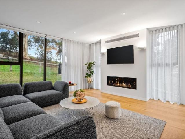 Architecturally Designed Luxury in a Prestigious Riverside Setting
