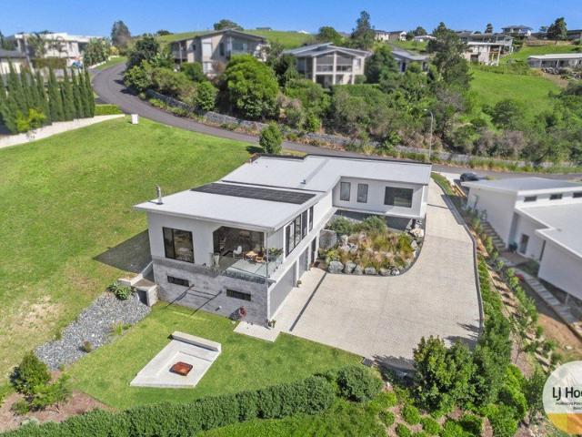 Architecturally Designed Modern Masterpiece