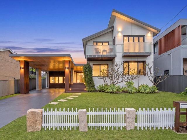 Architecturally Designed North Facing Residence with Resort Style Entertaining