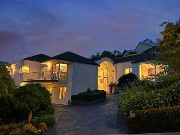 House for sale in Tasmania - Garden