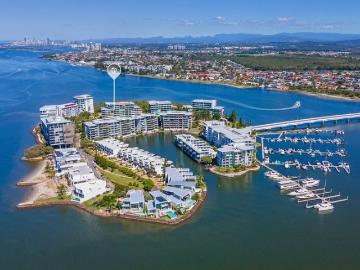 Architecturally Refined Living with Breathtaking Coastal Outlooks