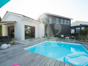 Architecture Contemporaine Maison D'architecte Avec Piscin. 188m² Carbon Blanc