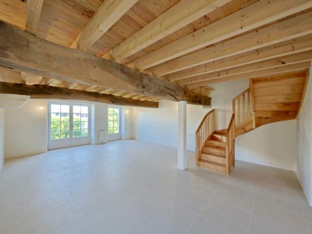 Architecture authentique Duplex avec terrasses et dépendance