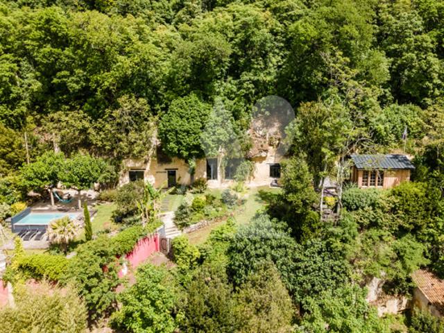 ARCHITECTURE INSOLITE 1764 Maison troglodyte entièrement rénovée