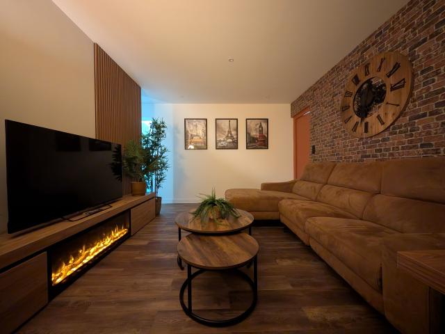 Architect designed apartment 70 sqm · 3 bedrooms with office space · Fitted balcony & parking · 10 min from TGV stations