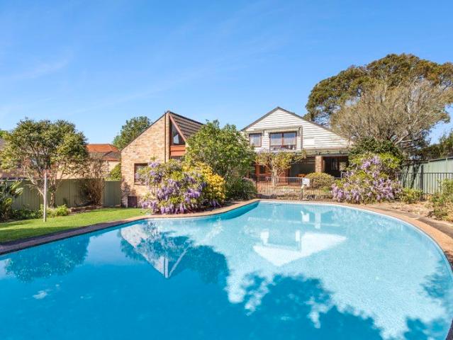 ARCHITECT DESIGNED FAMILY HOME WITH NORTH TO REAR ASPECT