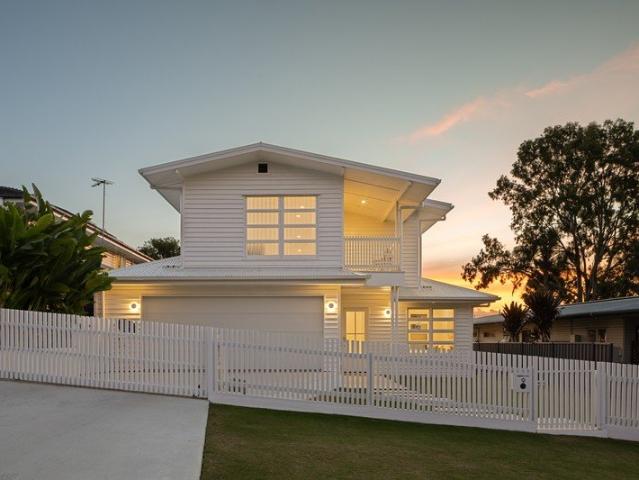 Architect designed Family Luxury In Tightly held Pocket