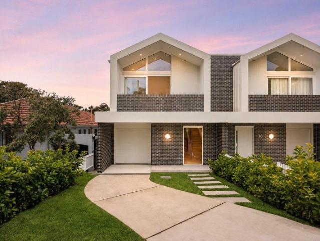 Architect designed family living in exclusive Seaforth setting