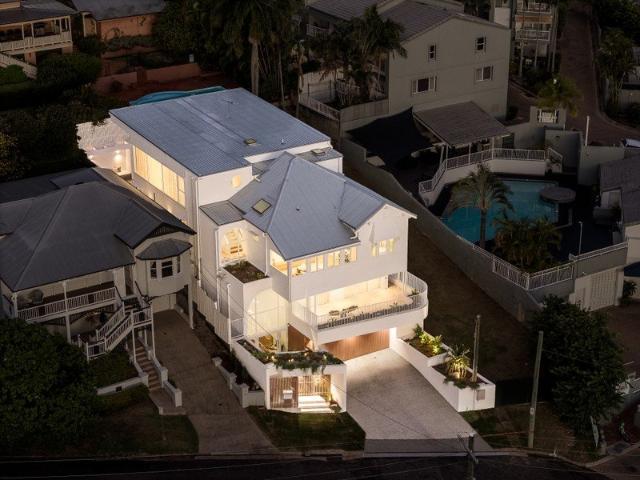 Architect Designed Family Living, Moments from the City
