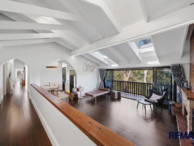 Architect Designed Family Sanctuary short walk to Sydney Grammar Prep