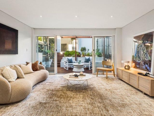 Architect designed living in prized Annandale culdesac