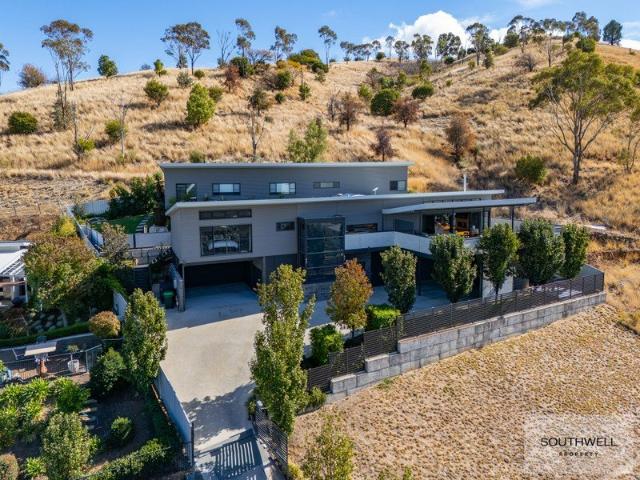 Architect Designed Luxury Living with Spectacular Views