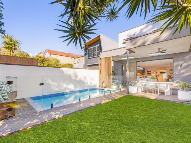 Architect Designed North Facing Family Home w/ Pool & City Views