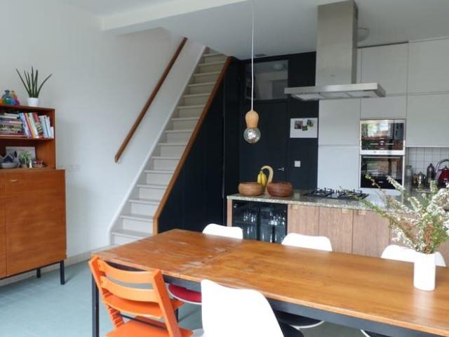 Architectenwoning met tuin en zicht op het water