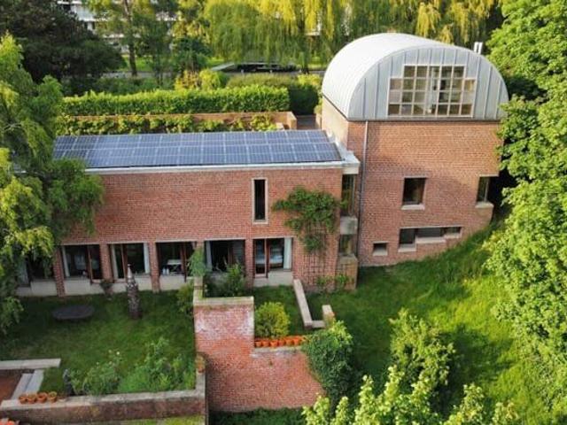 Architect's residence in the heart of Laveu