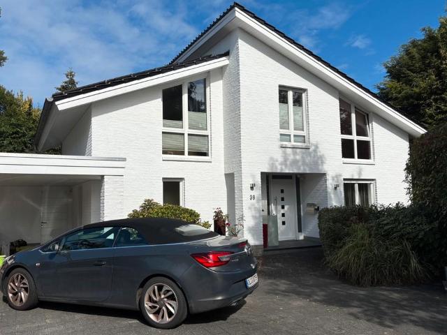 Architekenhaus in bester Lage in Hatten Sandkrug zu verkaufen