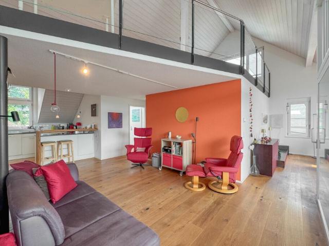Architektur trifft Licht und Bergblick: Maisonette mit hoher Privatsphäre
