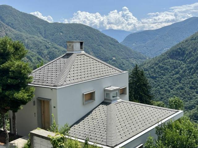 Architektur trifft Natur Modernes Wohnen im Valle Onsernone mit herrlicher Aussicht Bestzustand / Erstwohnsitz