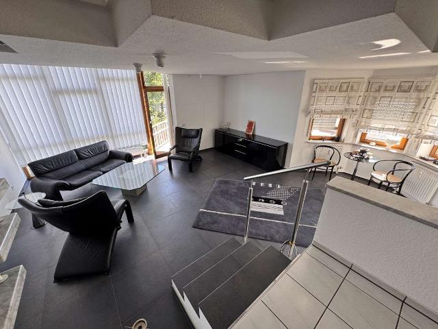 Architektur die Freiraum schafft. 4 Zimmer Maisonette Wohnung