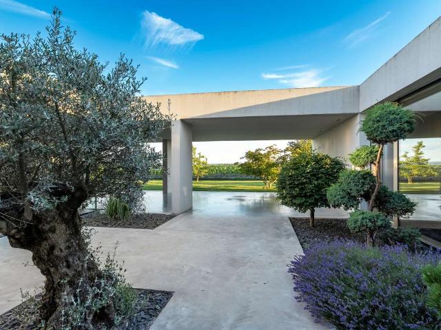 Architektur pur mit traumhaften Weitblick