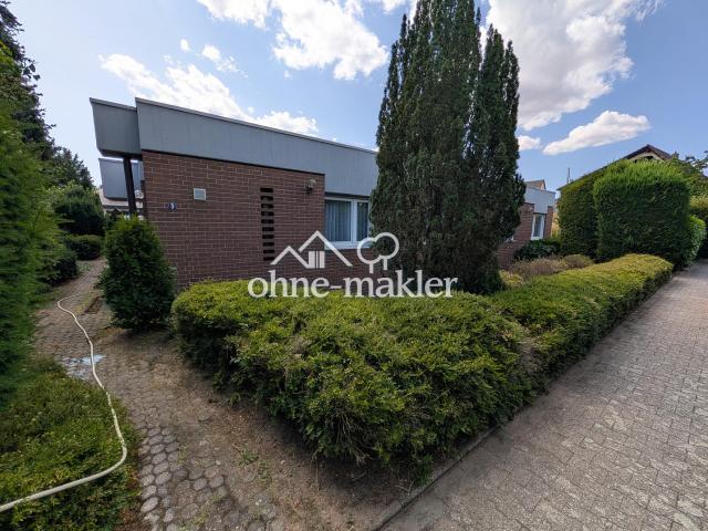 Architekten Bungalow mit Indoor Pool in Limburgerhof