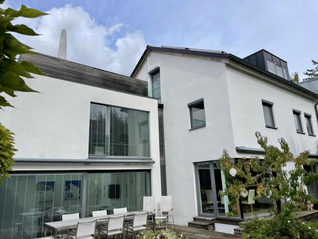 Architekten Doppelhaushälfte mit Pool in Toplage Regensburg West kernsaniert