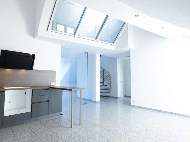 Architekten Maisonette mit Balkon und unverbaubarer Blick ins Grüne in Köln Poll