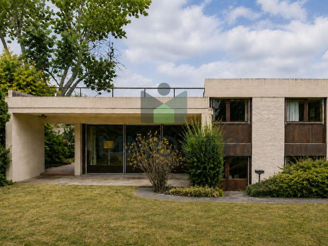 Exklusiv: Architektenhaus auf schönem Grundstück von über 1 500 m2